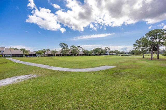 5725 SE Kawana Trail, Hobe Sound, FL 33455