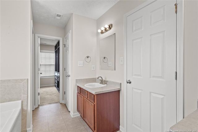 549 Bellgrove Drive, Hope Mills, NC 28348