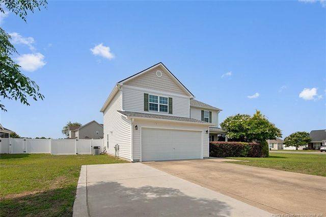 549 Bellgrove Drive, Hope Mills, NC 28348
