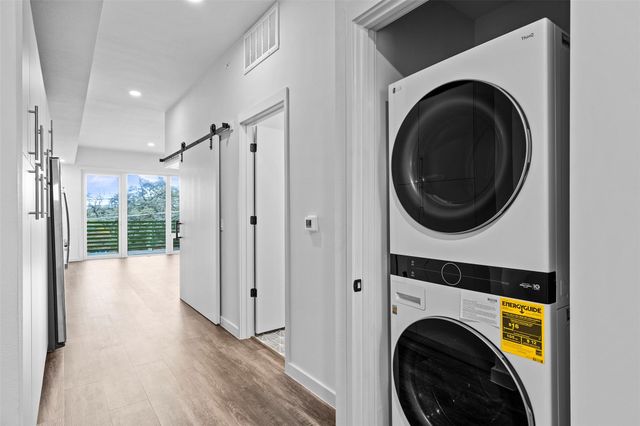 4004 Banister #203 LN, Austin, TX 78704