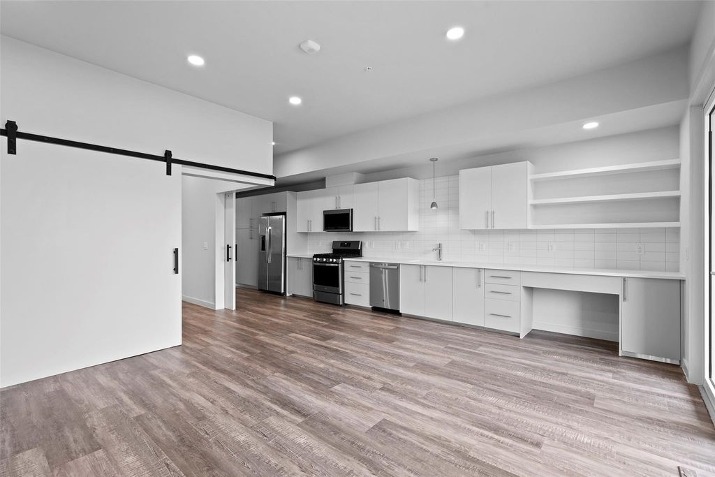 4004 Banister #203 LN, Austin, TX 78704