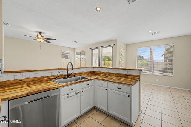 1819 W Nighthawk Way, Phoenix, AZ 85045