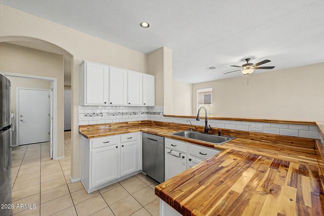 1819 W Nighthawk Way, Phoenix, AZ 85045
