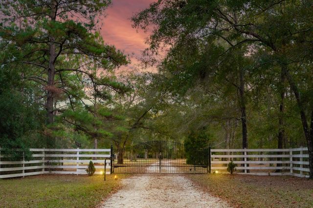 6615 Old Jacksonboro Road, Ravenel, SC 29470