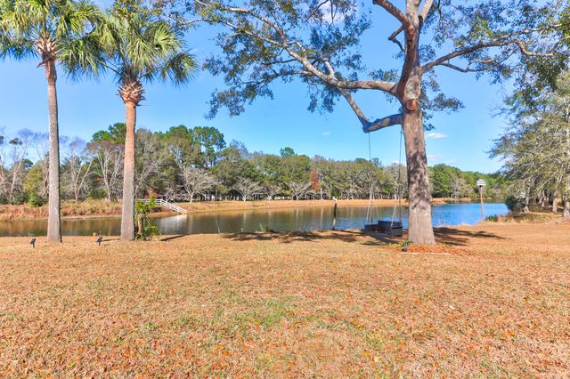 6615 Old Jacksonboro Road, Ravenel, SC 29470