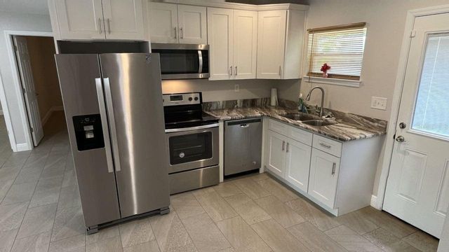 1517 N GRANDVIEW STREET, Mount Dora, FL 32757