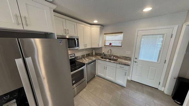 1517 N GRANDVIEW STREET, Mount Dora, FL 32757