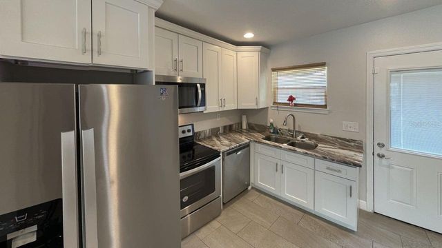 1517 N GRANDVIEW STREET, Mount Dora, FL 32757