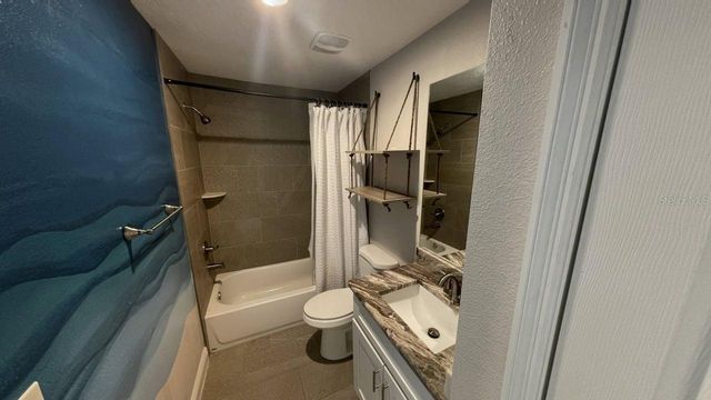 1517 N GRANDVIEW STREET, Mount Dora, FL 32757