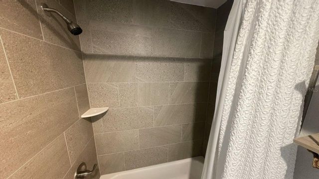 1517 N GRANDVIEW STREET, Mount Dora, FL 32757