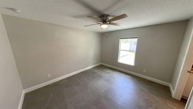 1517 N GRANDVIEW STREET, Mount Dora, FL 32757