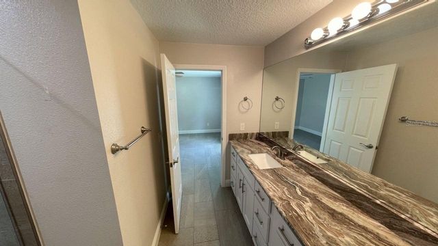 1517 N GRANDVIEW STREET, Mount Dora, FL 32757