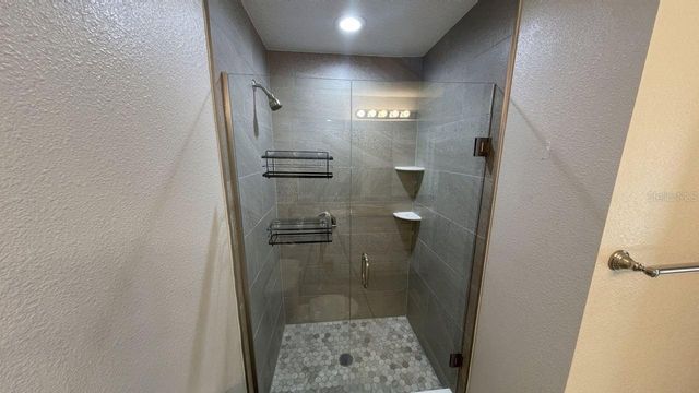 1517 N GRANDVIEW STREET, Mount Dora, FL 32757