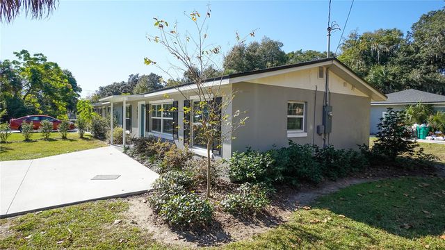 1517 N GRANDVIEW STREET, Mount Dora, FL 32757