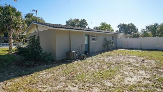 1517 N GRANDVIEW STREET, Mount Dora, FL 32757