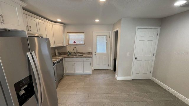 1517 N GRANDVIEW STREET, Mount Dora, FL 32757