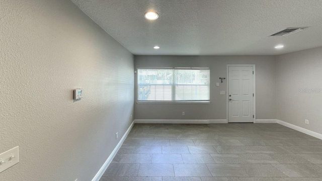 1517 N GRANDVIEW STREET, Mount Dora, FL 32757