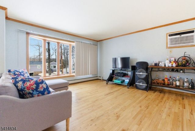 14 Marshall Trl, Hopatcong Boro, NJ 07843