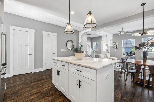 733 Arbor Trace Cir, Nashville, TN 37207