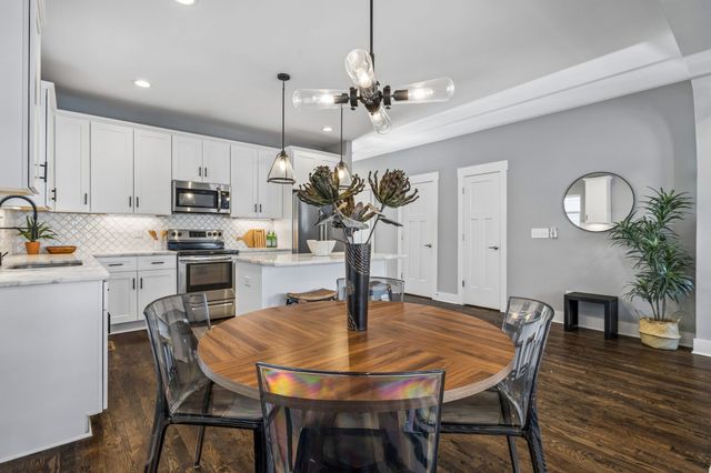 733 Arbor Trace Cir, Nashville, TN 37207