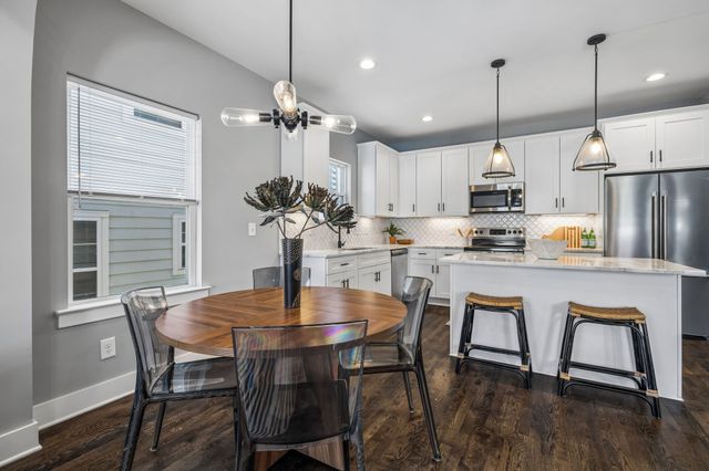 733 Arbor Trace Cir, Nashville, TN 37207