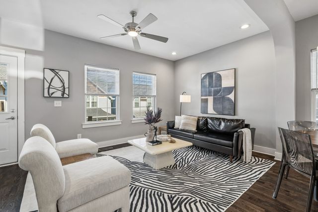 733 Arbor Trace Cir, Nashville, TN 37207