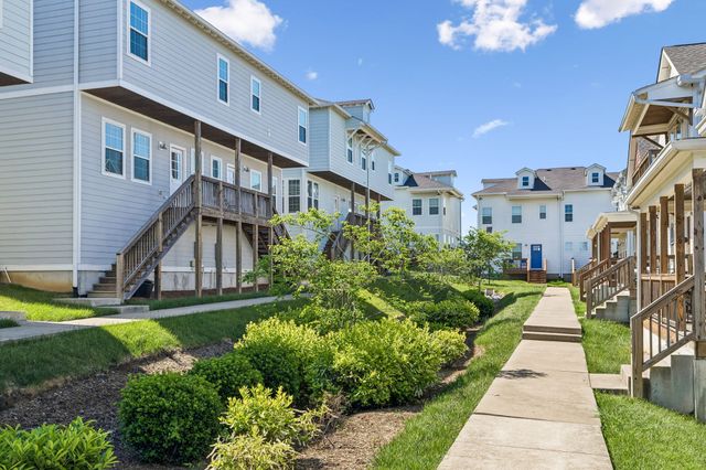733 Arbor Trace Cir, Nashville, TN 37207
