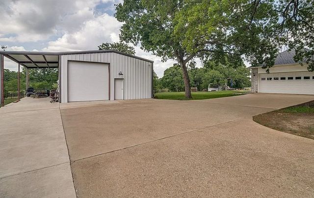 2795 County Road 1030, Chatfield, TX 75105