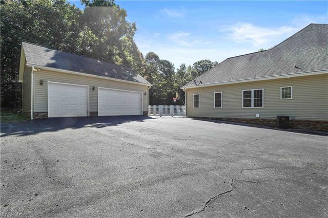 125 S Miners Trail, Lexington, NC 27292