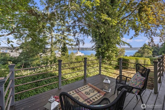 732 S Summit Avenue, Bremerton, WA 98312