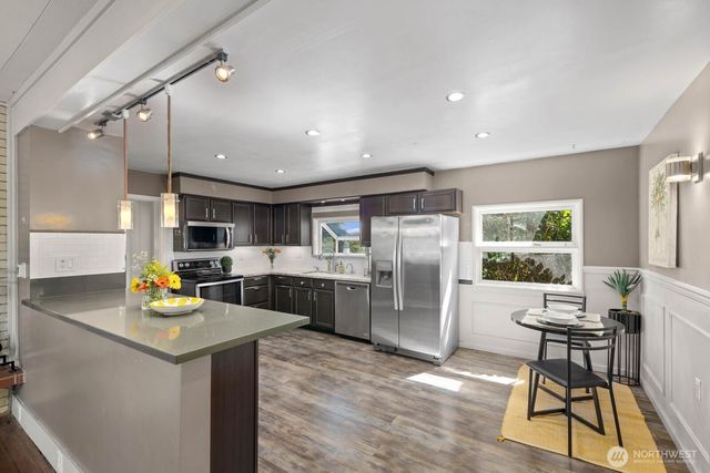 732 S Summit Avenue, Bremerton, WA 98312