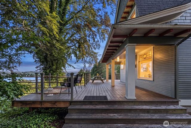 732 S Summit Avenue, Bremerton, WA 98312