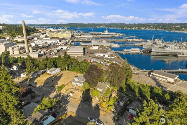 732 S Summit Avenue, Bremerton, WA 98312