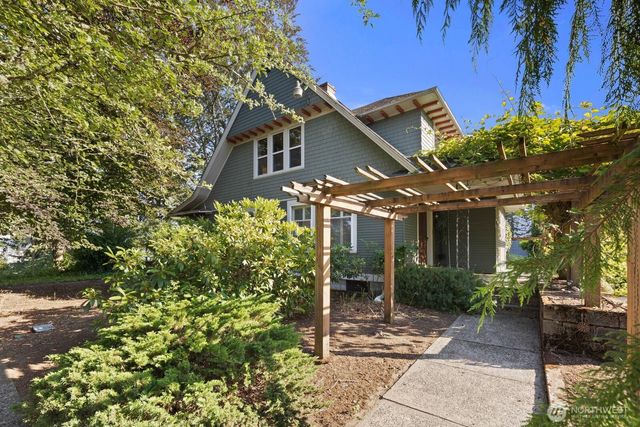 732 S Summit Avenue, Bremerton, WA 98312