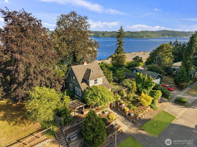 732 S Summit Avenue, Bremerton, WA 98312