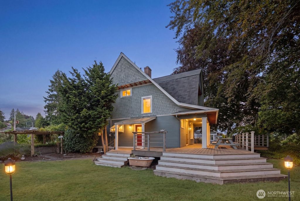 732 S Summit Avenue, Bremerton, WA 98312
