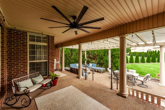 1005 Scarlet Ct, Hendersonville, TN 37075