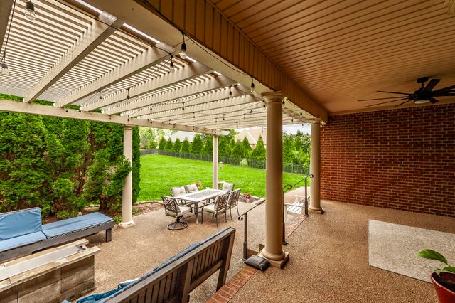 1005 Scarlet Ct, Hendersonville, TN 37075