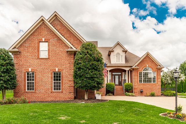 1005 Scarlet Ct, Hendersonville, TN 37075