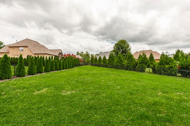 1005 Scarlet Ct, Hendersonville, TN 37075