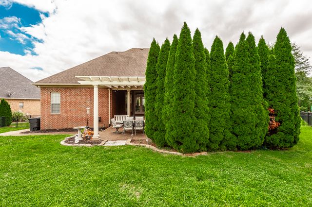 1005 Scarlet Ct, Hendersonville, TN 37075