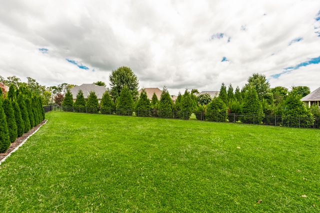1005 Scarlet Ct, Hendersonville, TN 37075