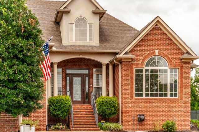 1005 Scarlet Ct, Hendersonville, TN 37075