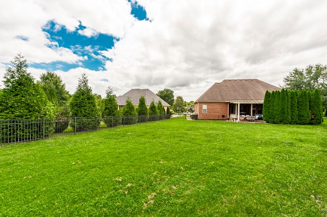 1005 Scarlet Ct, Hendersonville, TN 37075