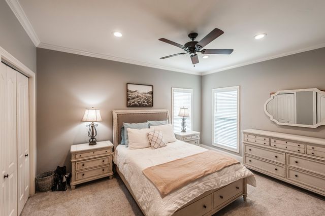 1005 Scarlet Ct, Hendersonville, TN 37075