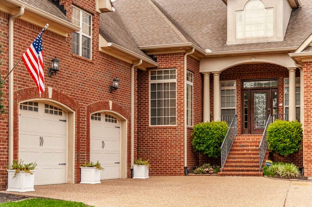 1005 Scarlet Ct, Hendersonville, TN 37075