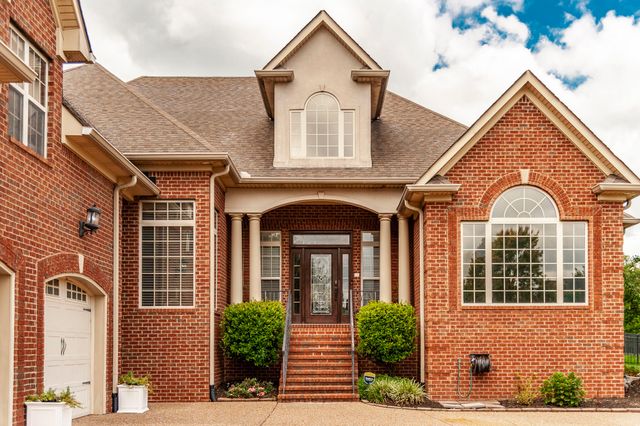 1005 Scarlet Ct, Hendersonville, TN 37075