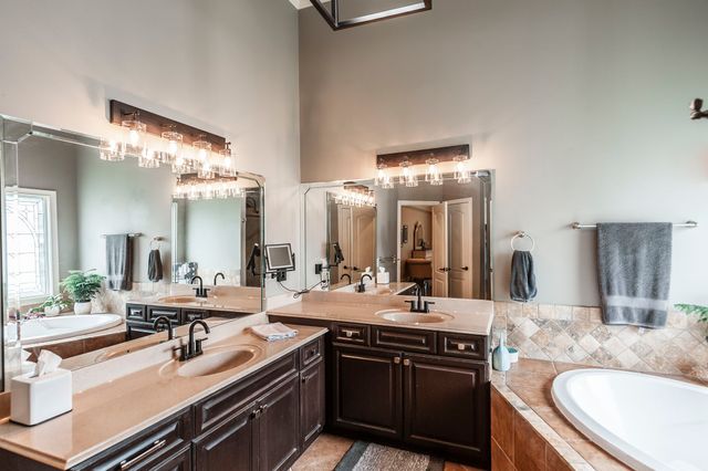 1005 Scarlet Ct, Hendersonville, TN 37075