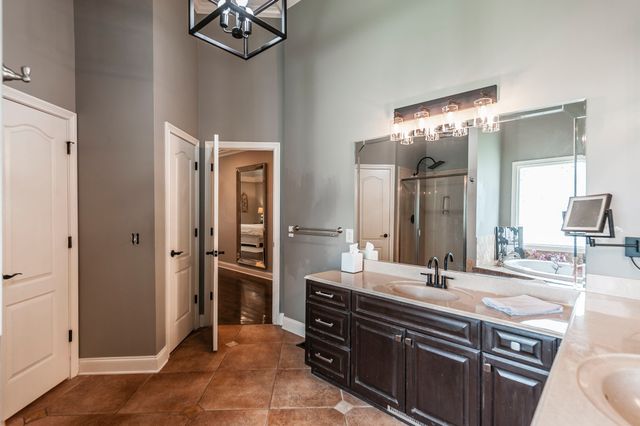1005 Scarlet Ct, Hendersonville, TN 37075