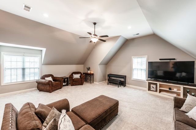 1005 Scarlet Ct, Hendersonville, TN 37075
